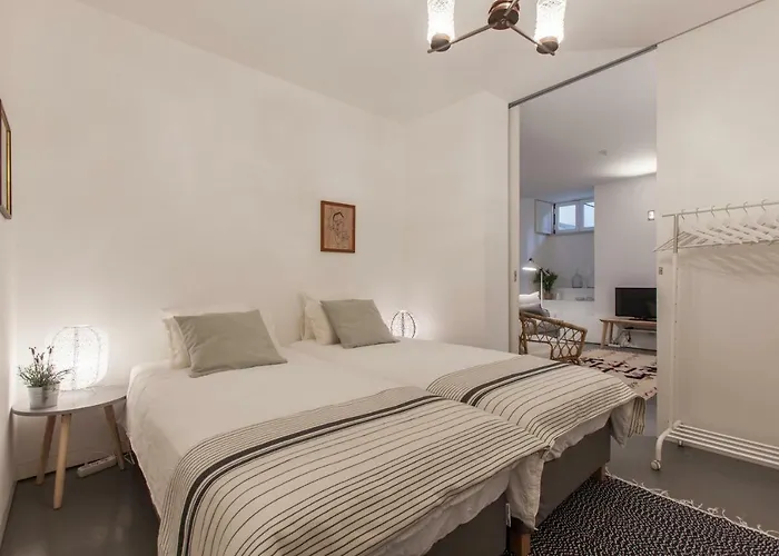 Renovated Apart With Private Courtyard, By Timecooler