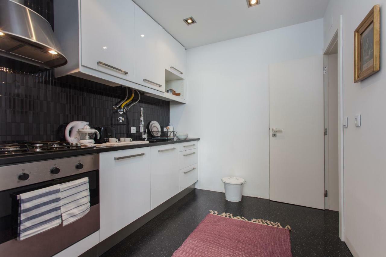 Apartament Renovated With Private Courtyard, By Timecooler Lizbona